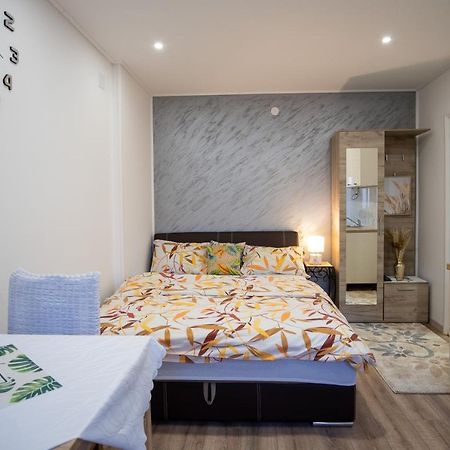 Apartments Solar トレビニエ エクステリア 写真