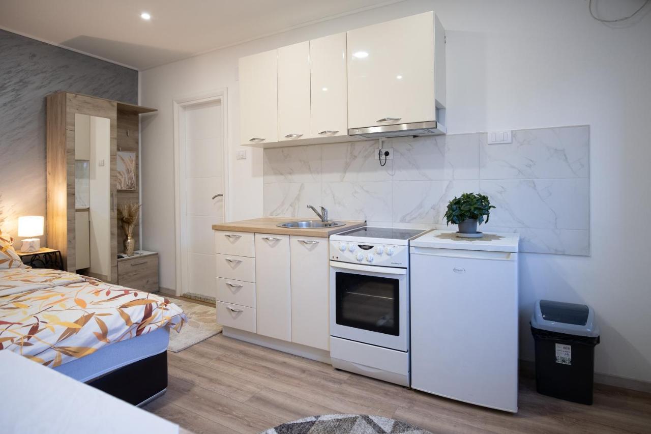 Apartments Solar トレビニエ エクステリア 写真